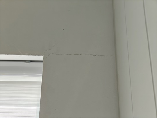 Wall crack